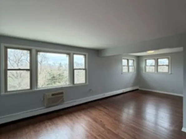 8644 Skokie Blvd APT 302, Skokie, IL 60077