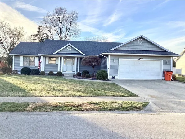 1011 Beckman Dr, Effingham, IL 62401