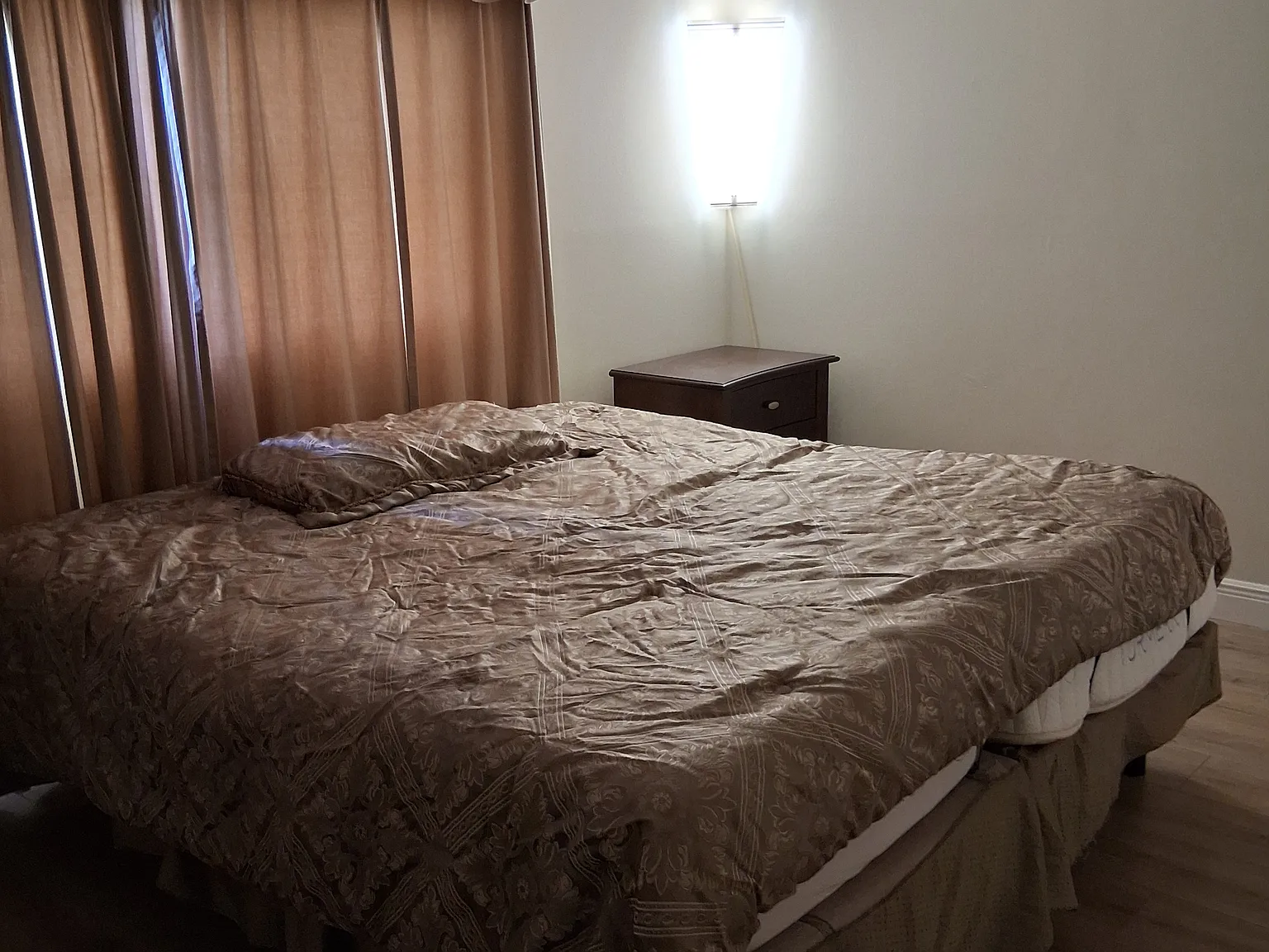 2 bed, 1000 sqft, $1,700 — Photo 3