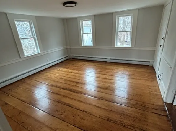 73 Essex St, Beverly, MA