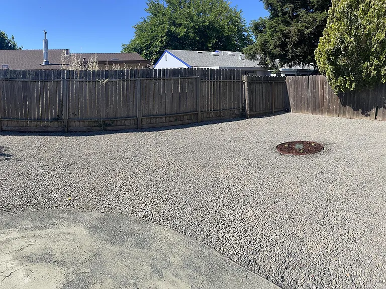 225 Walnut St — Photo 15
