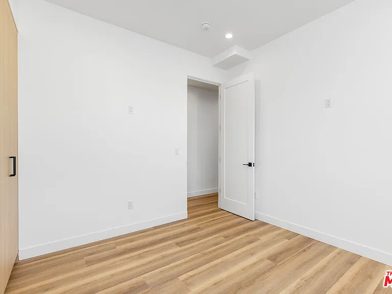 5223 W 20th St — Photo 11