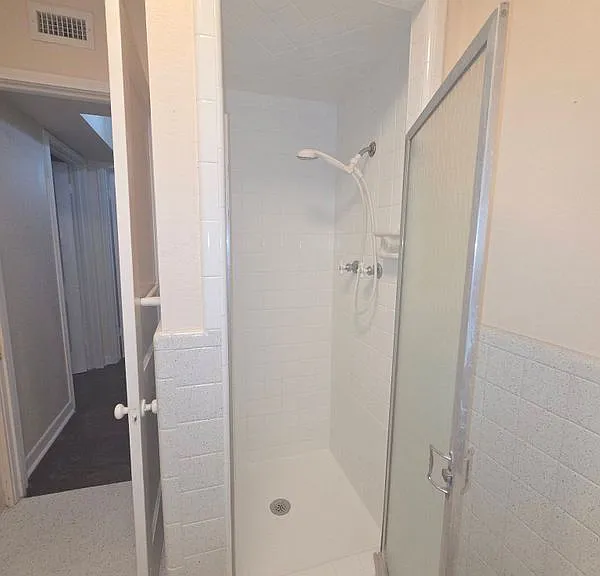 1204 W Lee Ave — Photo 7