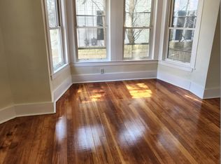 16 Carpenter Ave, Northampton, MA 01060