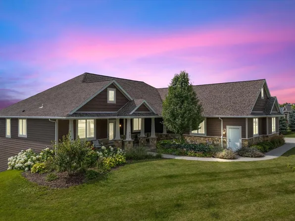 721 Ridge Pointe DRIVE, Plymouth, WI 53073