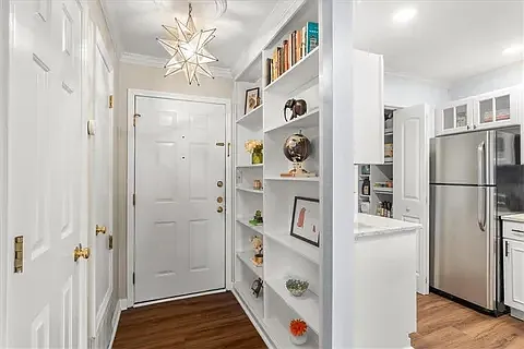 209 14th St NE #214 Photo 1