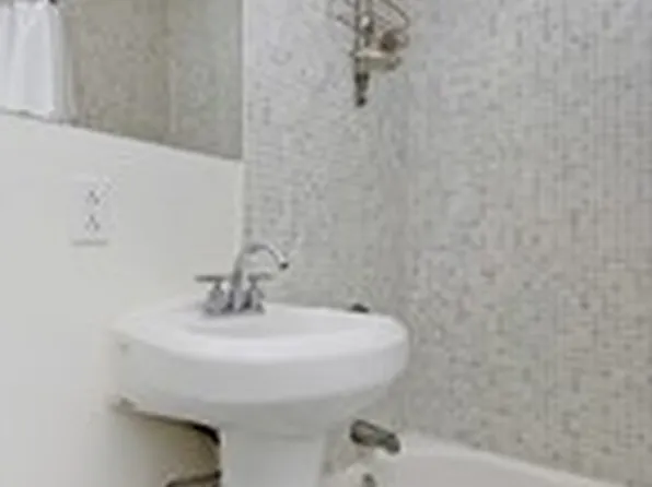 405 West 21st Street image 1 of 4