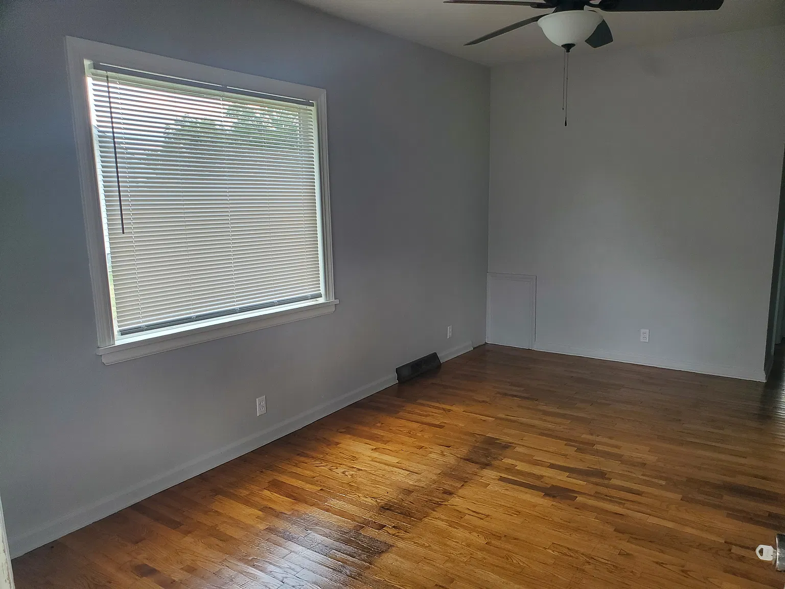 2204 S Douglas St - 1 — Photo 3