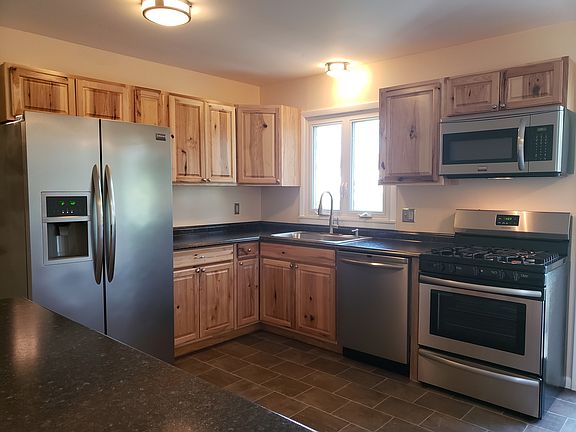 2nd image of 116 E Chariot Ave