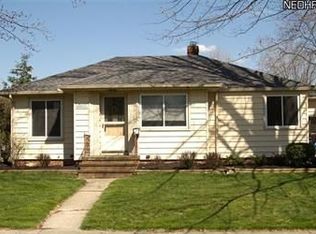 22695 Sycamore Dr, Fairview Park, OH 44126