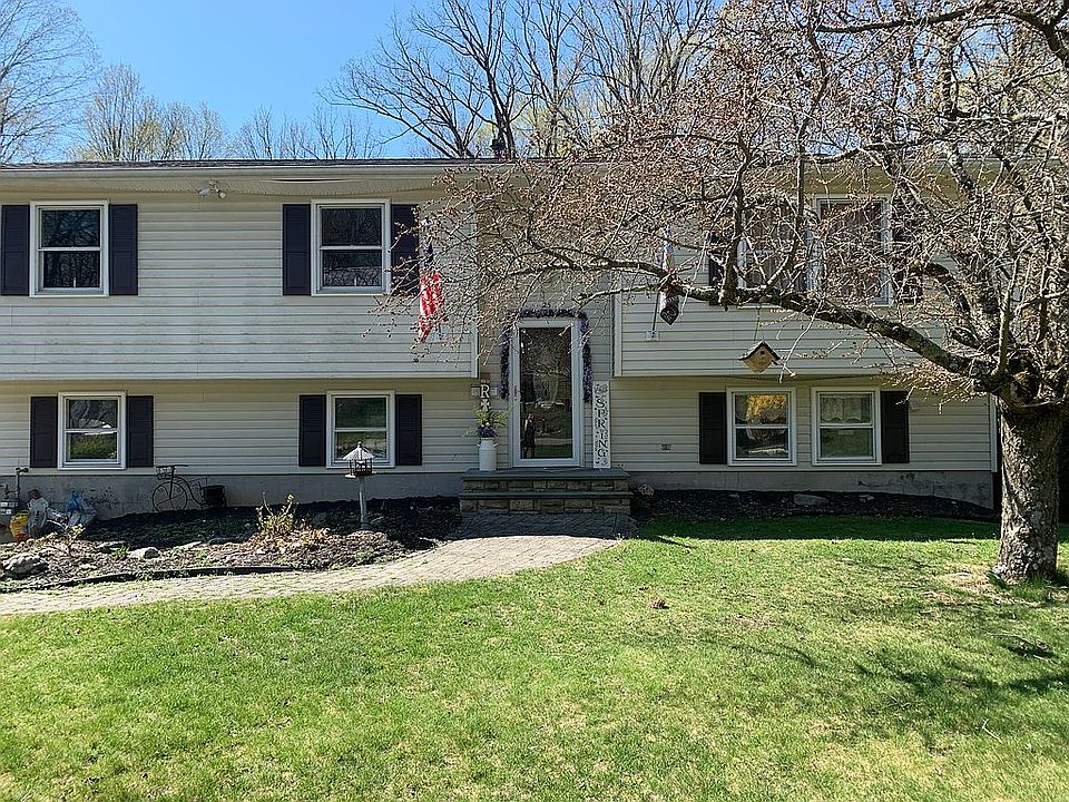 2nd image of 25 Locust St