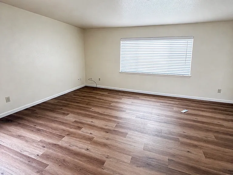 1241 Shasta Ave — Photo 4