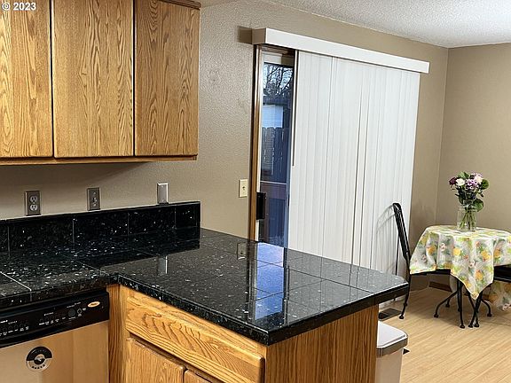 4th image of 11482 SE 77th Pl