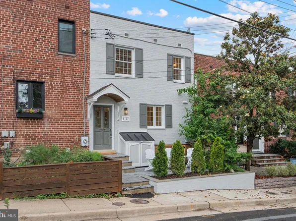 3102 Landover St, Alexandria, VA 22305