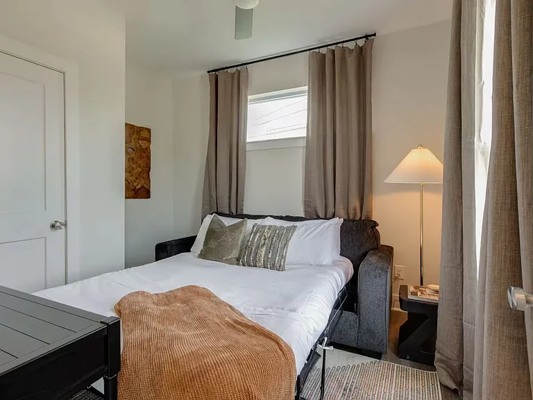 5631 Lenox Ave — Photo 16