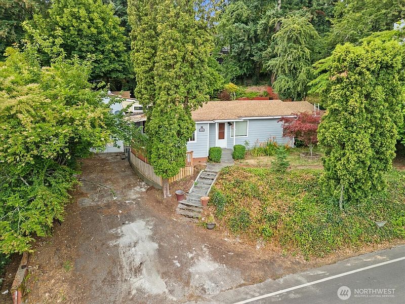 2nd image of 2510 NE 54th Street