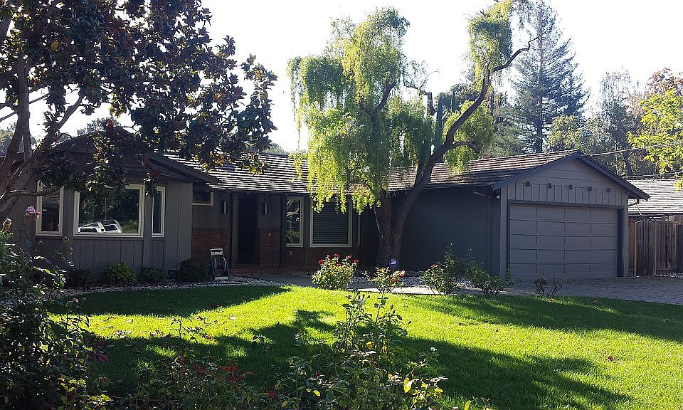 1st image of 993 Crooked Creek Dr