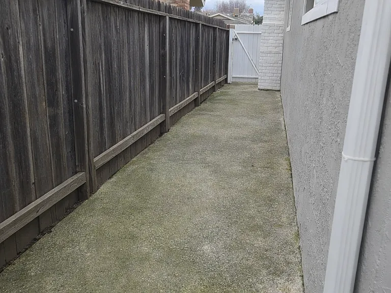 411 Whitney St — Photo 16