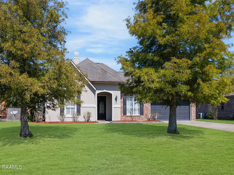 106 Anslem Dr — Photo 3