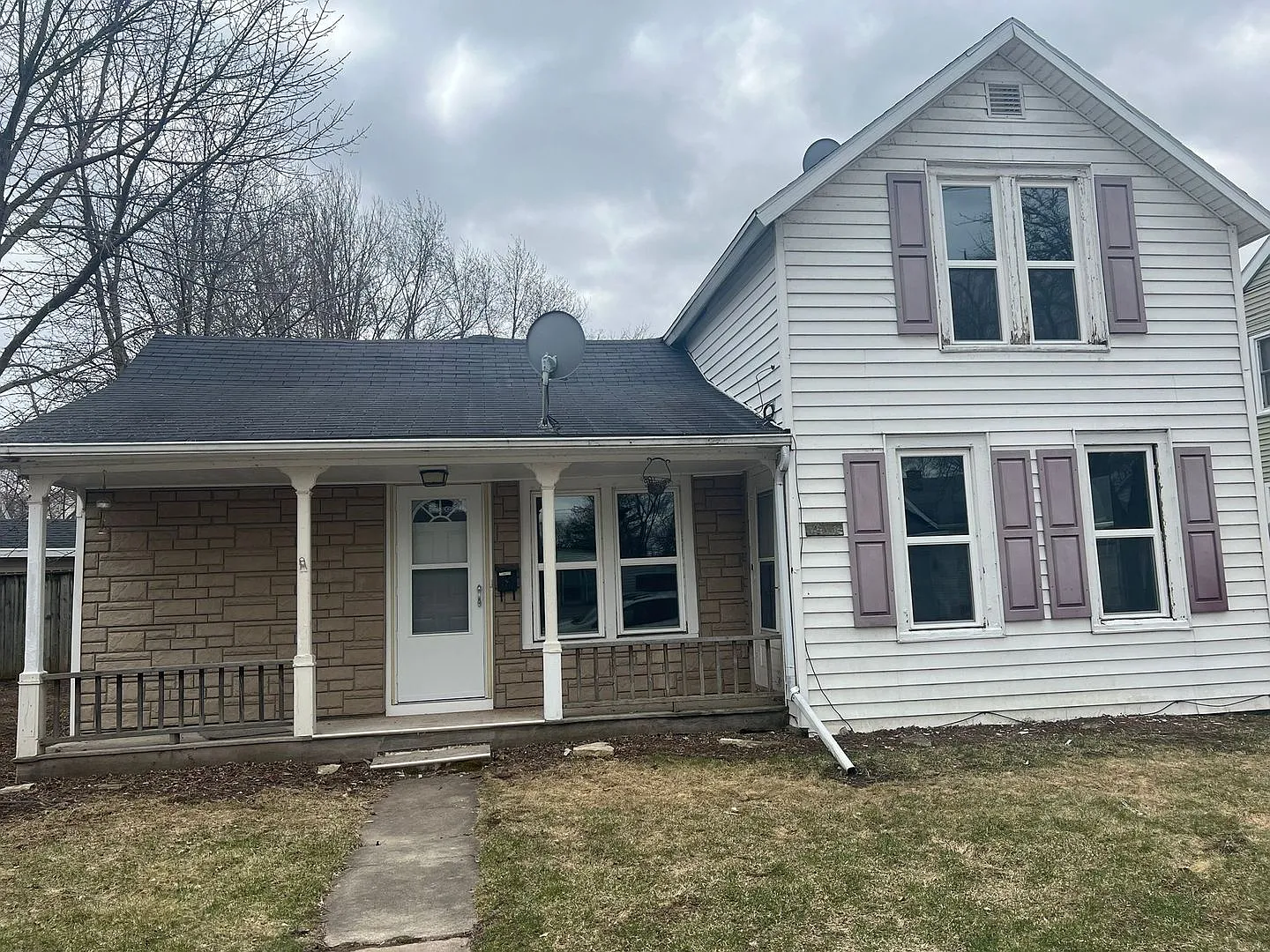 For Rent: Recently Renovated Home In Neenah! — Photo 2