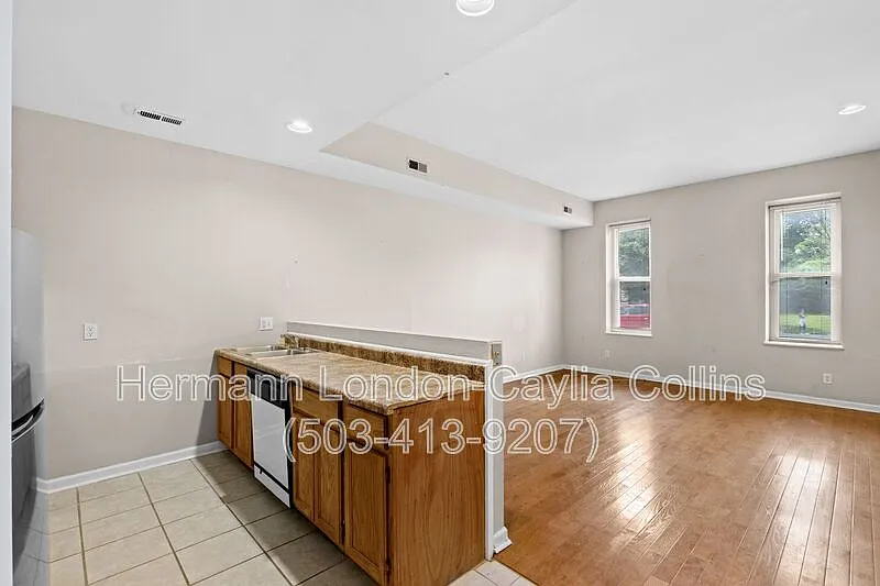 1 bed, 1.0 bath, 760 sqft, $839 — Photo 2