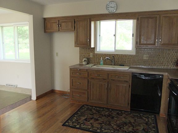 4th image of 7171 Lee Dr