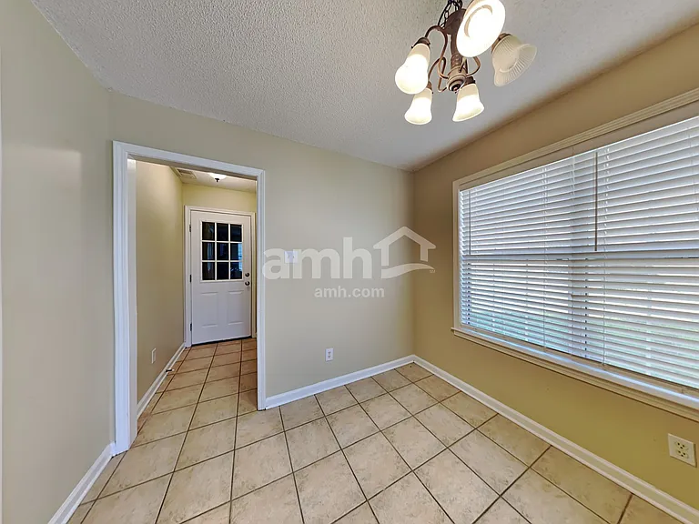 1400 Pendulum Dr N — Photo 5