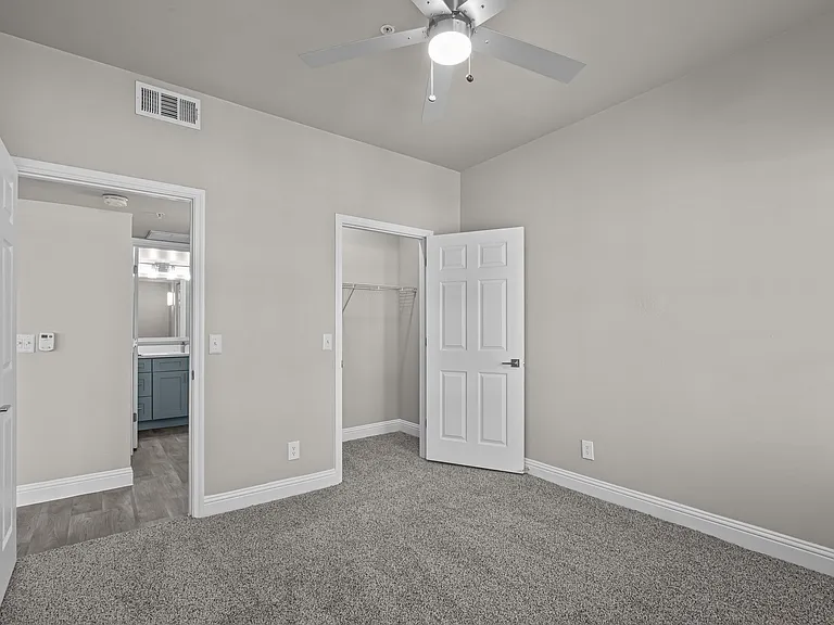 Larkin Apartment Homes — Photo 29