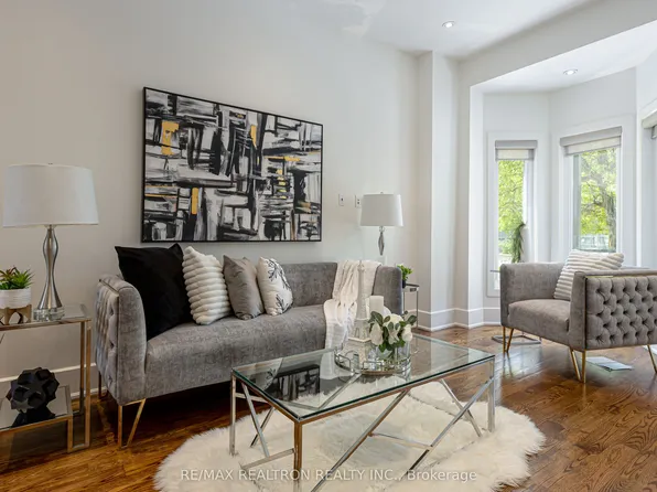93 Walnut Ave, Toronto, ON M5V 2S1