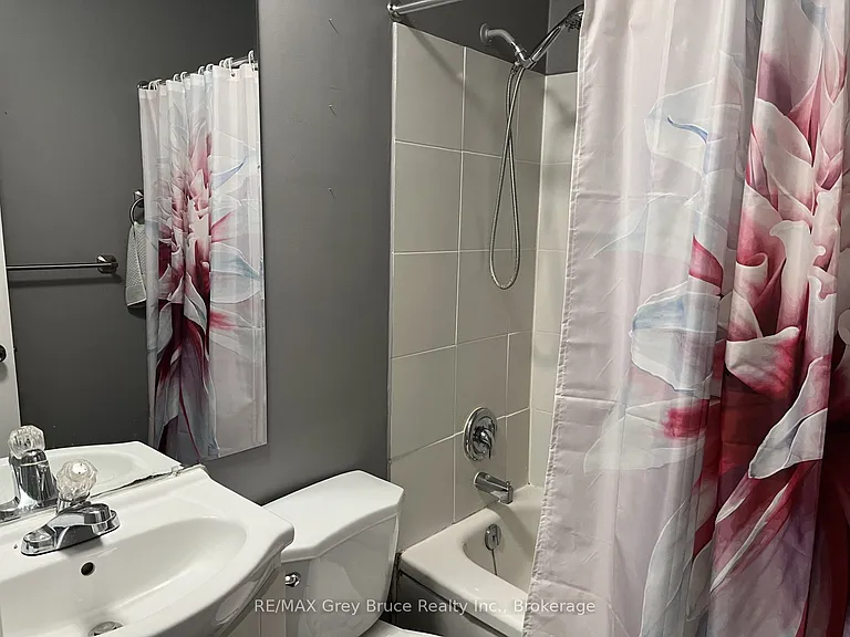 496 Elizabeth St #2 — Photo 11