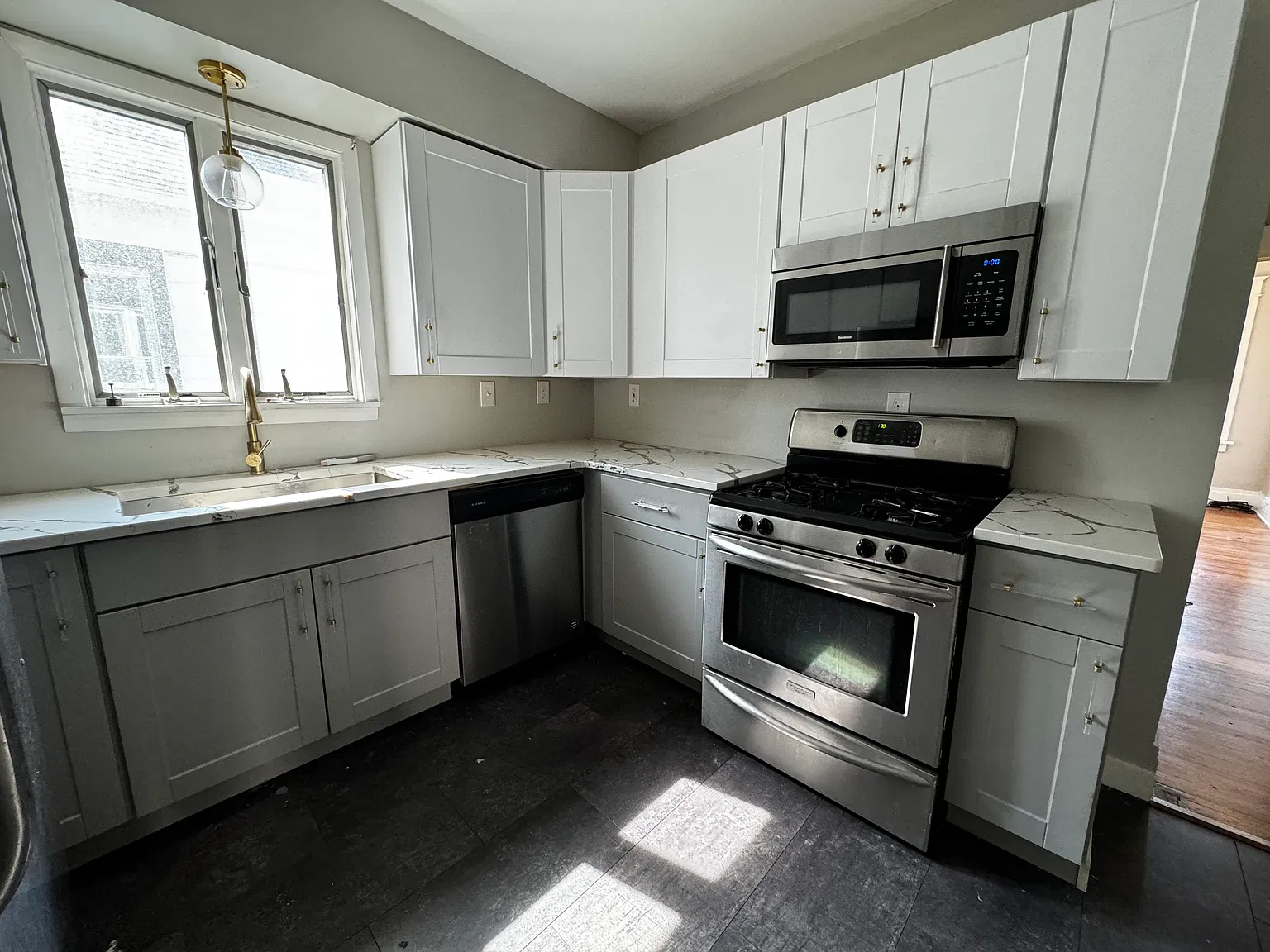 234 Lovering Ave — Photo 4