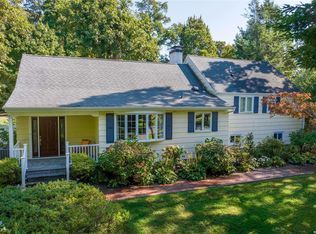 7 Fox Hunt Ln, Cold Spring Harbor, NY 11724