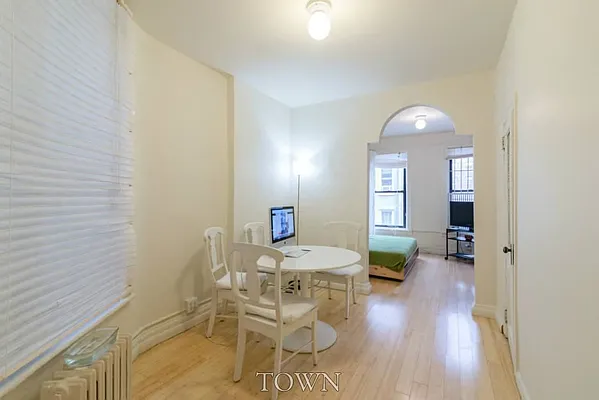 Rented by Bryan L Rozencwaig, LREB | media 31