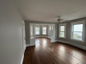 19 Henchman St, Worcester, MA