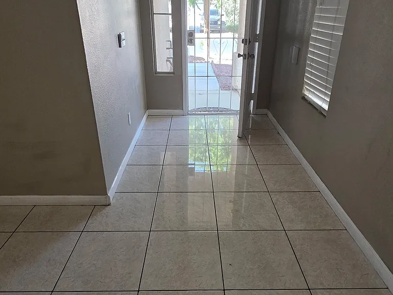 6005 Stone Hollow Ave — Photo 3