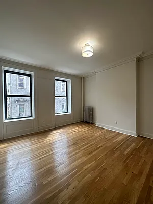 Rented by Peter R. Hungerford, LREB | media 24