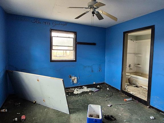 5th image of 208 East South Street