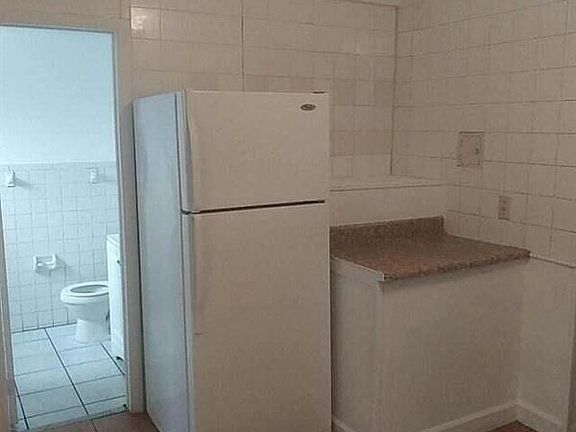 3rd image of 1001 S E St #2
