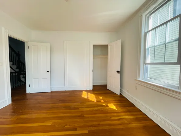 330 Van Duzer Street image 17 of 27