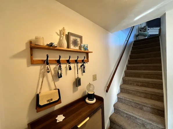 297 New Kent Rd, Blacksburg, VA 24060