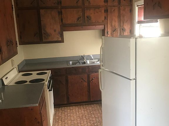 2nd image of 107 Wildwood Cir