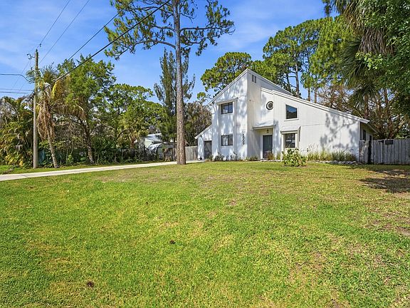 3rd image of 5909 Hickory Drive