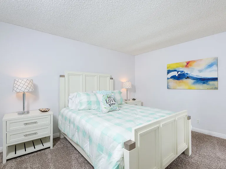 The Californian Apartments- HB — Photo 16