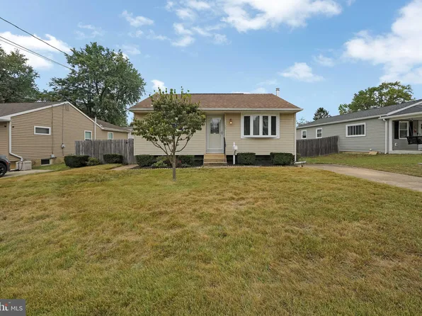 525 Rowand Ave, Glendora, NJ 08029