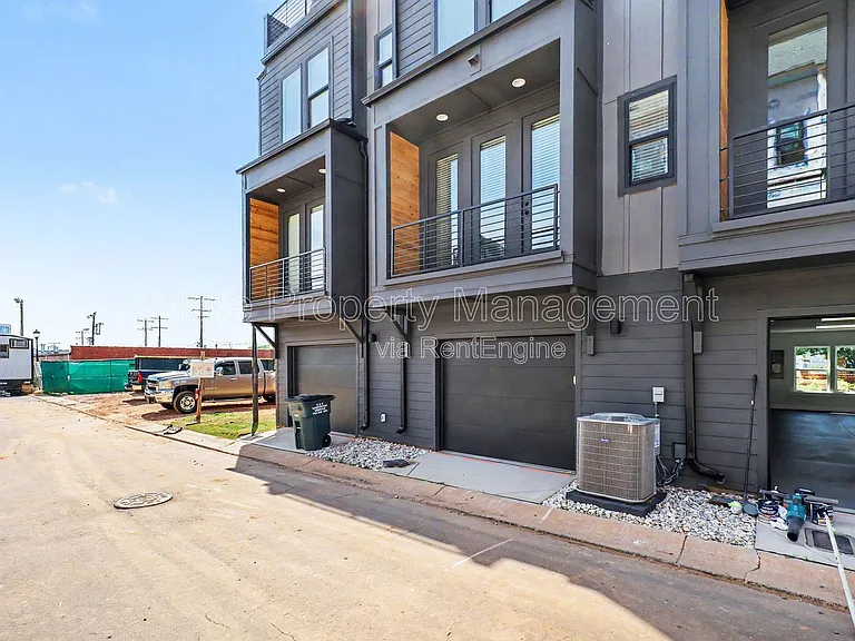2146 N Graham St — Photo 24