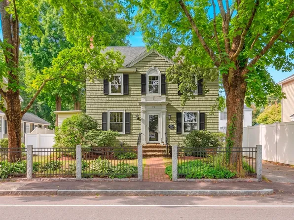 74 Chestnut St, Andover, MA 01810