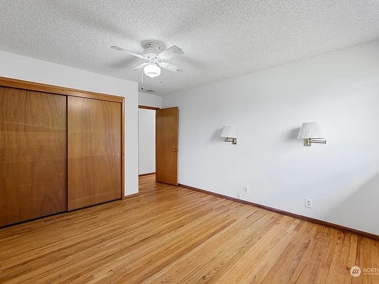 22133 104th Pl SE — Photo 7