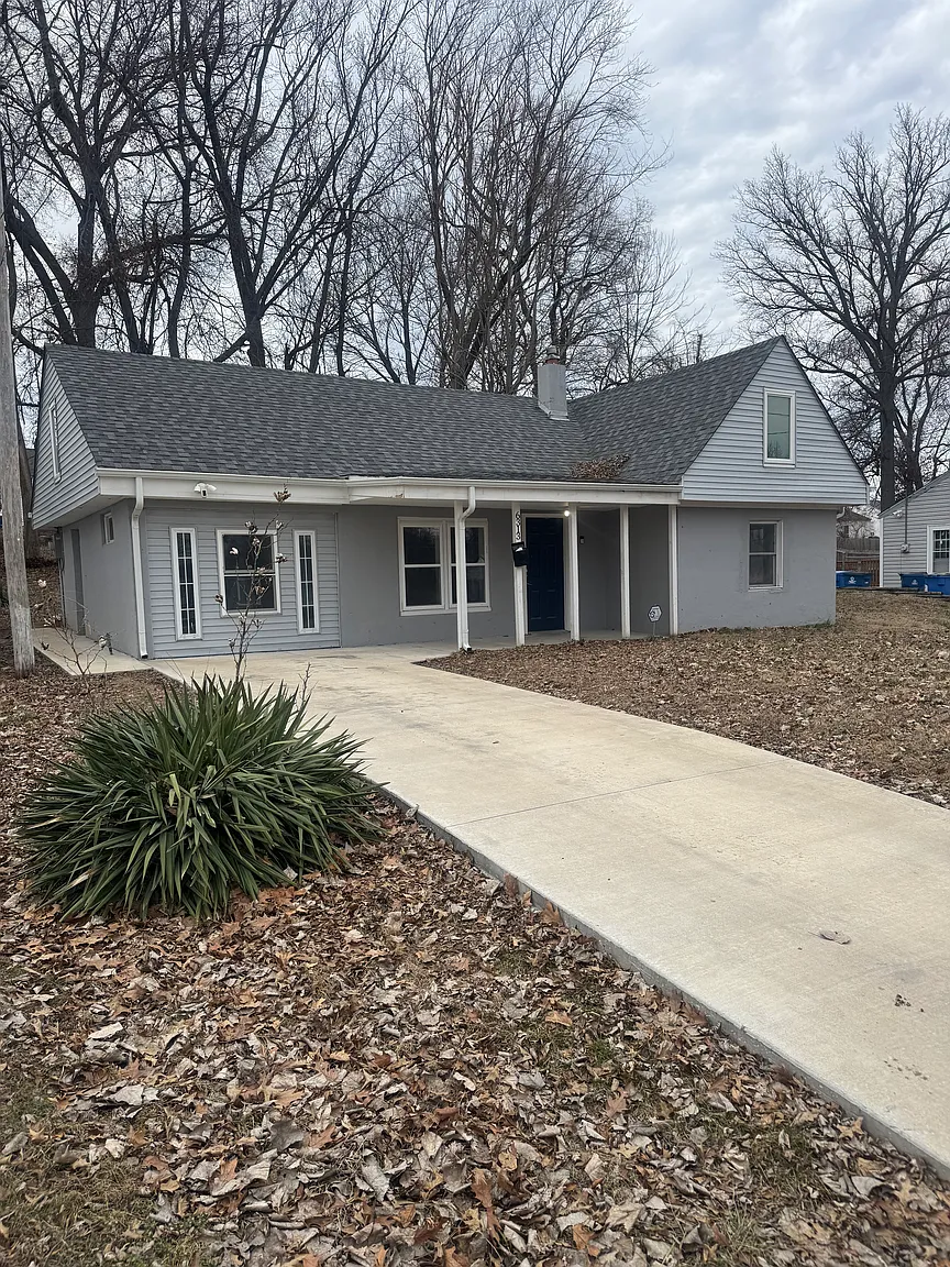 6313 Evergreen Blvd photo 1
