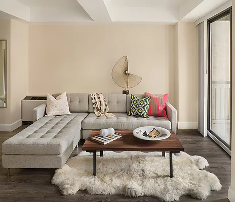 Rented by Greystar | media 7