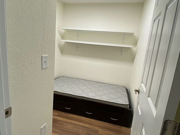 4th image of 901 Avenue C #1